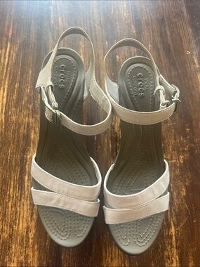 CROCS Women’s Beige/Taupe Slingback Sandals